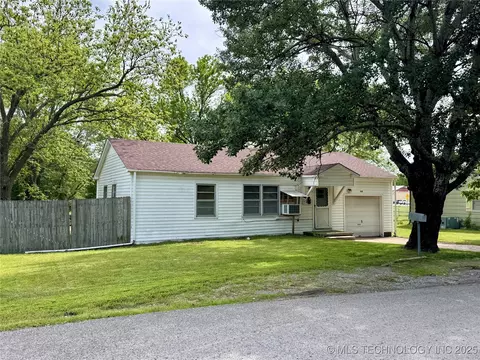 1110 SE 2nd Ct, Pryor, OK 74361