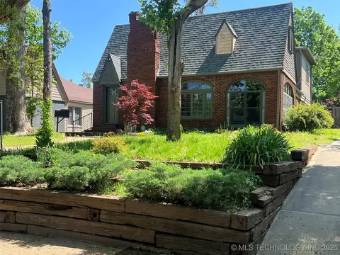 1607 S Delaware Pl, Tulsa, OK 74104
