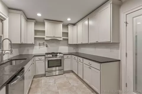 1706 E 59th Pl, Tulsa, OK 74105 photo 21