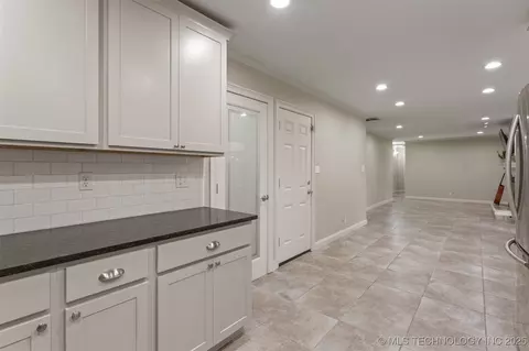 1706 E 59th Pl, Tulsa, OK 74105 photo 23