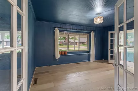 1706 E 59th Pl, Tulsa, OK 74105 photo 10