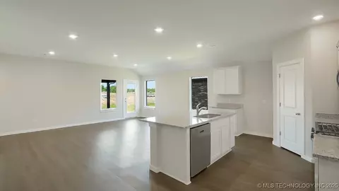 1908 E Urbana St, Broken Arrow, OK 74012 photo 5