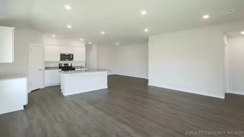 1908 E Urbana St, Broken Arrow, OK 74012 photo 6