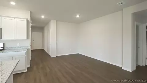 1908 E Urbana St, Broken Arrow, OK 74012 photo 8