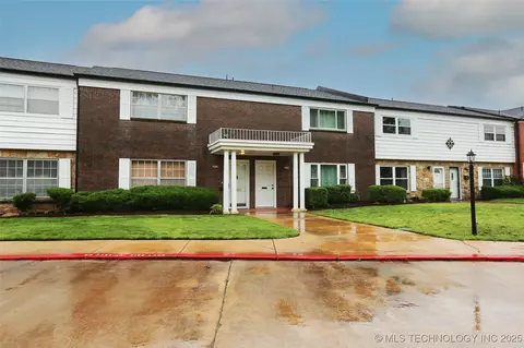 5518 E 46th Street 5518, Tulsa, OK 74135 photo 2