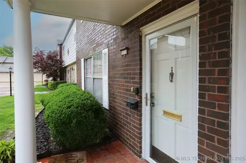5518 E 46th Street 5518, Tulsa, OK 74135 photo 3