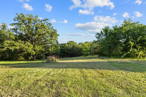 421 E Broadway, Byng, OK 74820 photo 33