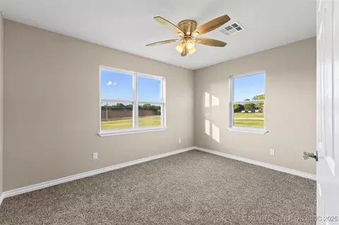 421 E Broadway, Byng, OK 74820 photo 21