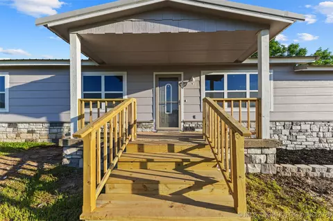 421 E Broadway, Byng, OK 74820 photo 2