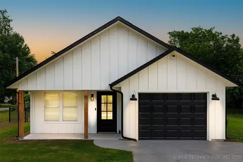 15 S Ora St, Pryor, OK 74361