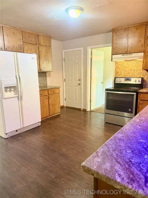 616 SW 1st St, Checotah, OK 74426 photo 9