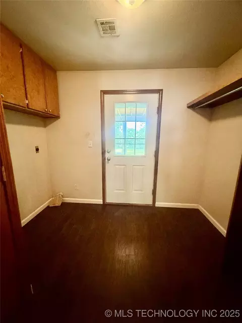 616 SW 1st St, Checotah, OK 74426 photo 17