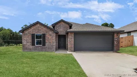 2129 E Vandalia St, Broken Arrow, OK 74012