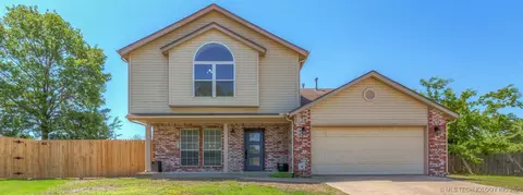 619 S Magnolia Pl, Broken Arrow, OK 74012