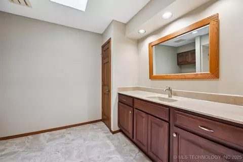 3805 E 64th Pl, Tulsa, OK 74136 photo 50