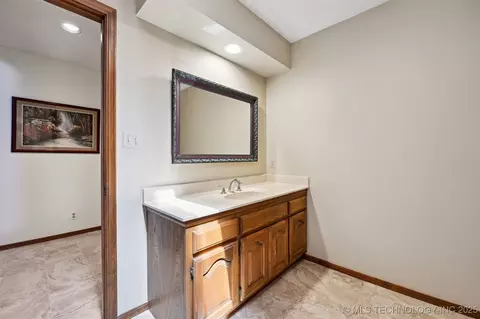 3805 E 64th Pl, Tulsa, OK 74136 photo 57