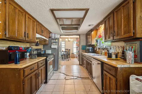 2504 El Paso St, Broken Arrow, OK 74014 photo 10