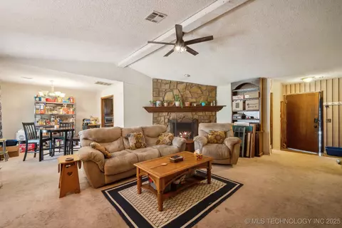 2504 El Paso St, Broken Arrow, OK 74014 photo 5