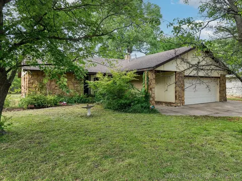 2504 El Paso St, Broken Arrow, OK 74014 photo 2