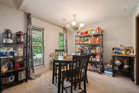 2504 El Paso St, Broken Arrow, OK 74014 photo 11