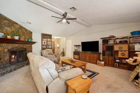 2504 El Paso St, Broken Arrow, OK 74014 photo 6