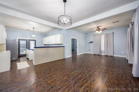 1020 N 3rd, Durant, OK 74701 photo 6