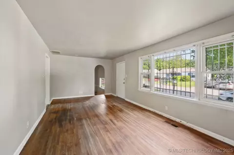 4272 E Young Pl, Tulsa, OK 74115 photo 3