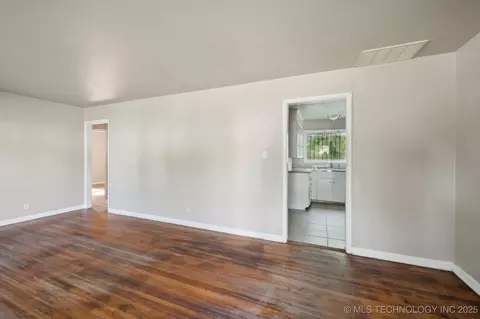 4272 E Young Pl, Tulsa, OK 74115 photo 2