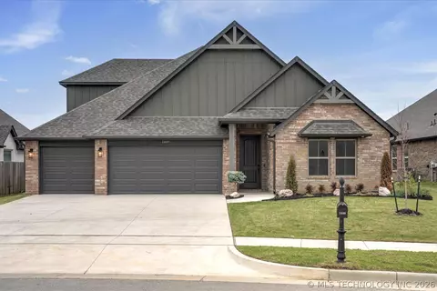 1409 N 70th St, Broken Arrow, OK 74014