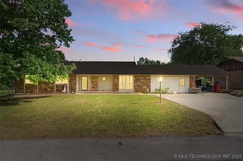 30341 E 144th St, Coweta, OK 74429