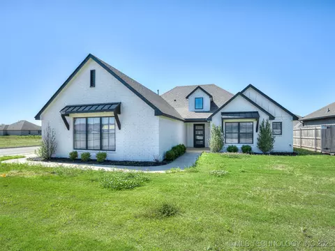 27622 E 108th Pl, Coweta, OK 74429