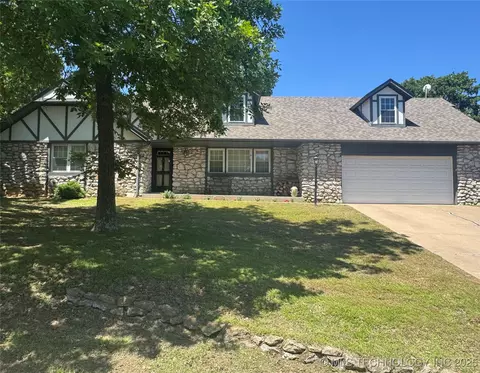 909 Bayshore Dr, Sand Springs, OK 74063