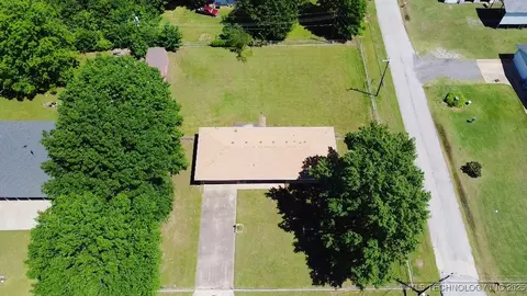 502 W Elm St, Henryetta, OK 74437 photo 27