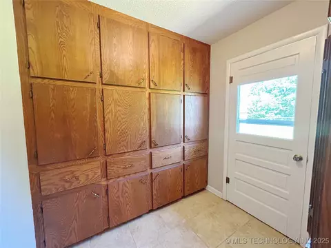 502 W Elm St, Henryetta, OK 74437 photo 14