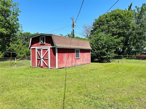 502 W Elm St, Henryetta, OK 74437 photo 23