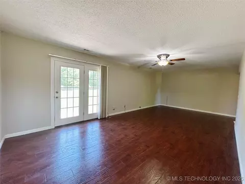 502 W Elm St, Henryetta, OK 74437 photo 5