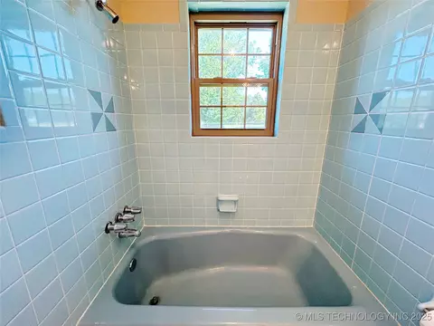 502 W Elm St, Henryetta, OK 74437 photo 12