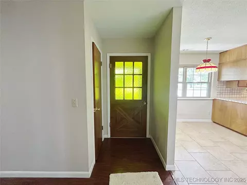 502 W Elm St, Henryetta, OK 74437 photo 8
