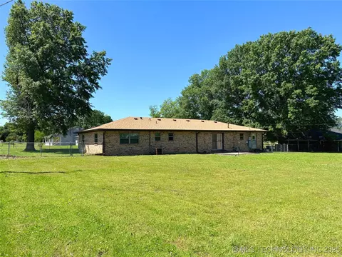502 W Elm St, Henryetta, OK 74437 photo 21