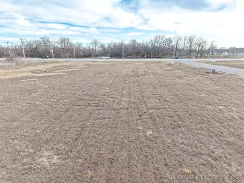 2 Phillips St, Skiatook, OK 74070