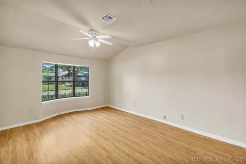 9429 E 36th St, Tulsa, OK 74145 photo 7