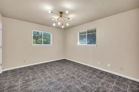 9429 E 36th St, Tulsa, OK 74145 photo 18
