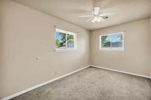 9429 E 36th St, Tulsa, OK 74145 photo 21