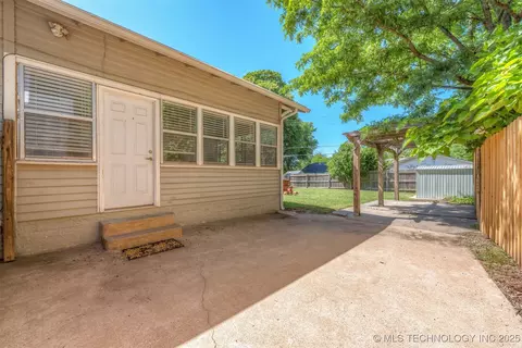 2305 E 13th St, Tulsa, OK 74104 photo 5