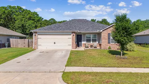 14738 S 274th East Ave, Coweta, OK 74429