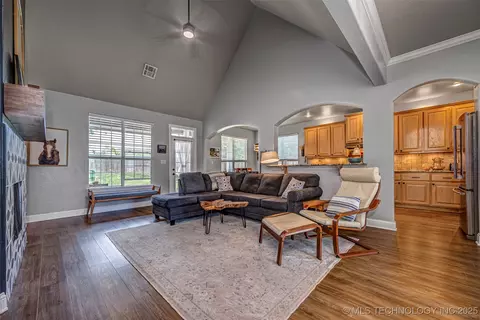 2827 Abbey, Ada, OK 74820 photo 5