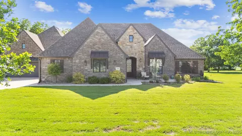 14496 246th East Ave, Coweta, OK 74429