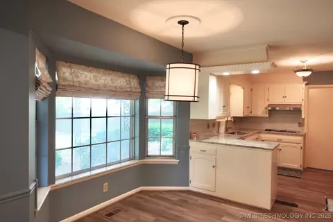 7110 E 69th St, Tulsa, OK 74133 photo 5