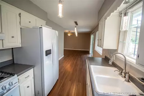 11612 E 28th St, Tulsa, OK 74129 photo 7