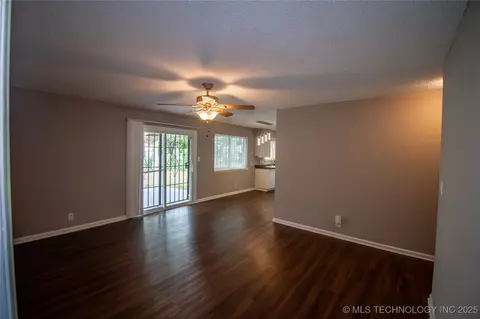 11612 E 28th St, Tulsa, OK 74129 photo 5